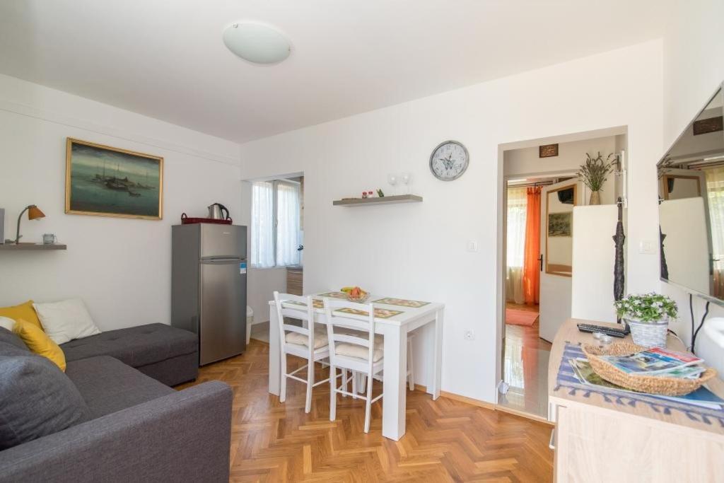 Apartments Natasa Supetar Εξωτερικό φωτογραφία