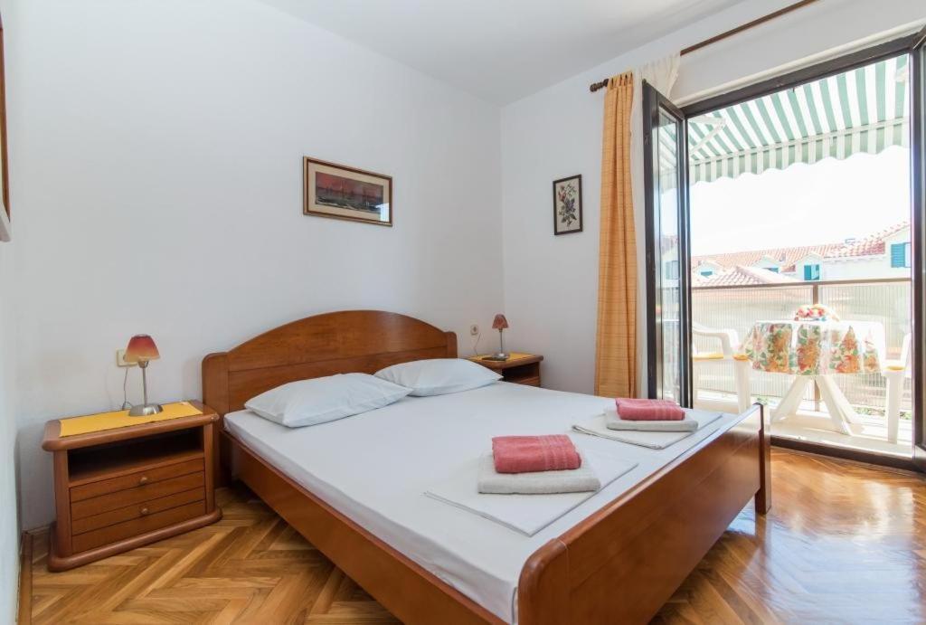 Apartments Natasa Supetar Εξωτερικό φωτογραφία