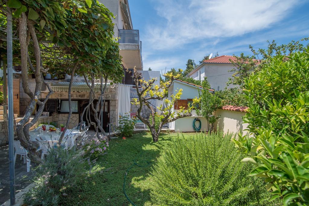 Apartments Natasa Supetar Εξωτερικό φωτογραφία