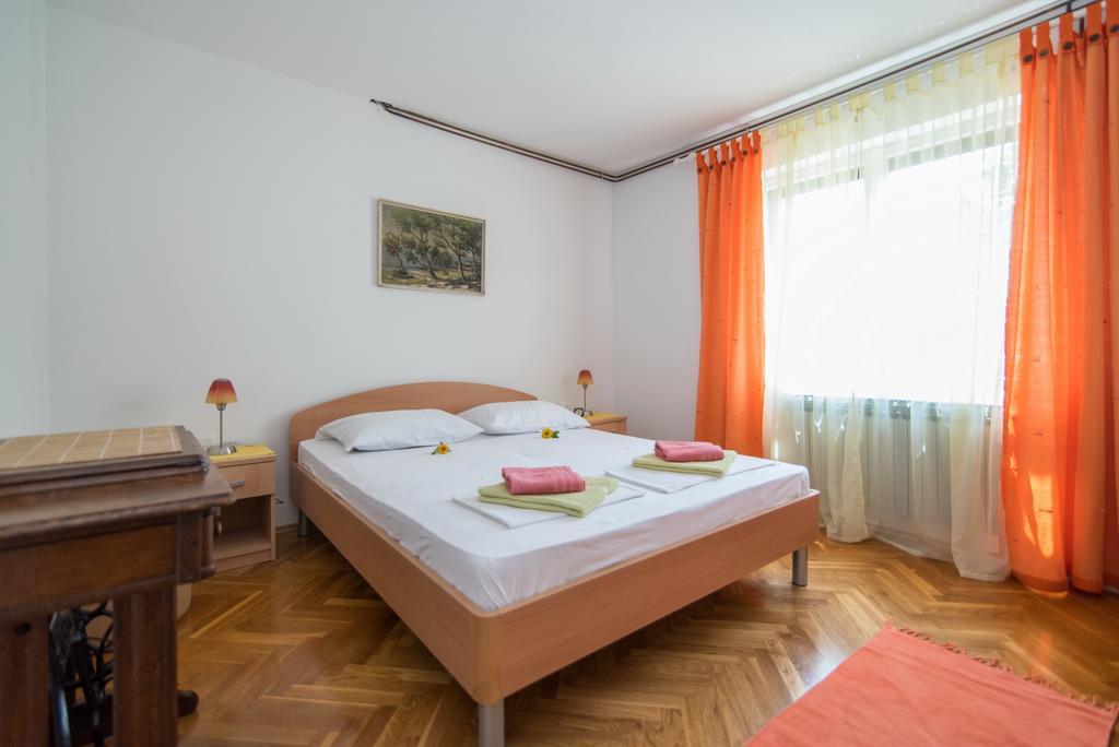 Apartments Natasa Supetar Εξωτερικό φωτογραφία